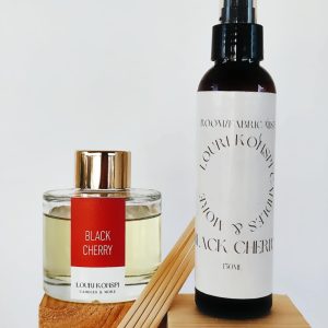 Σετ Δώρου με Fabric Mist 150ml και Reed Diffuser 100ml με Άρωμα Black Cherry