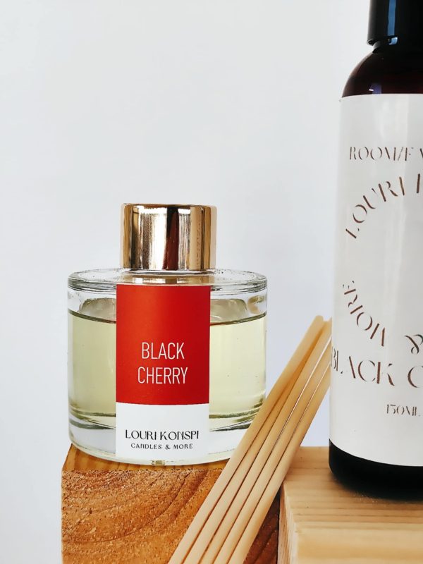 Σετ Δώρου με Fabric Mist 150ml και Reed Diffuser 100ml με Άρωμα Black Cherry - Image 3